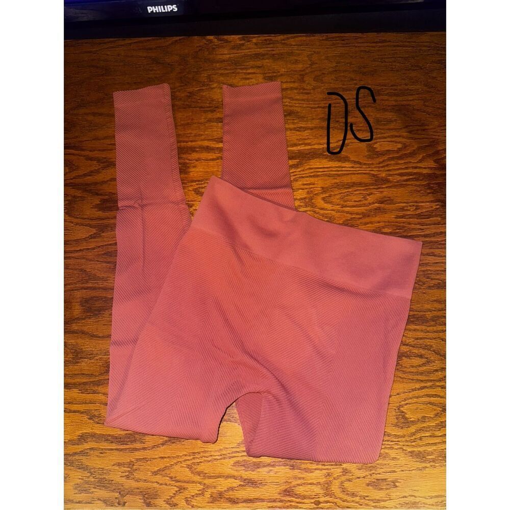 Nikibiki Leggings